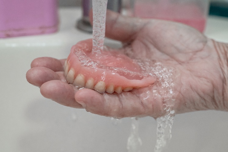 broken-dentures-02